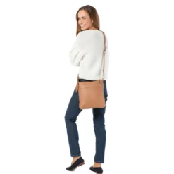 Crossbody Bag (M) - cognac