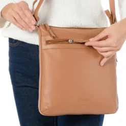 Crossbody Bag (M) - cognac